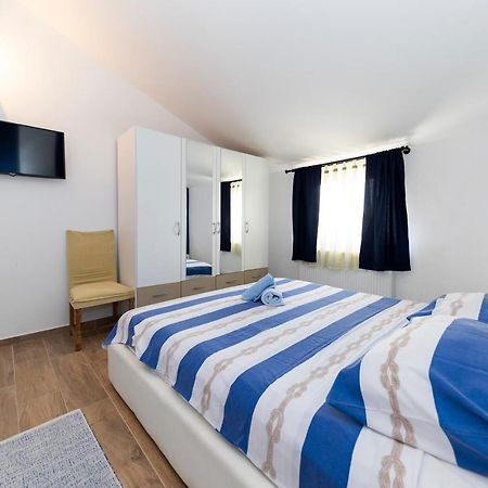 Apartman Lana Biograd Na Moru Exterior foto