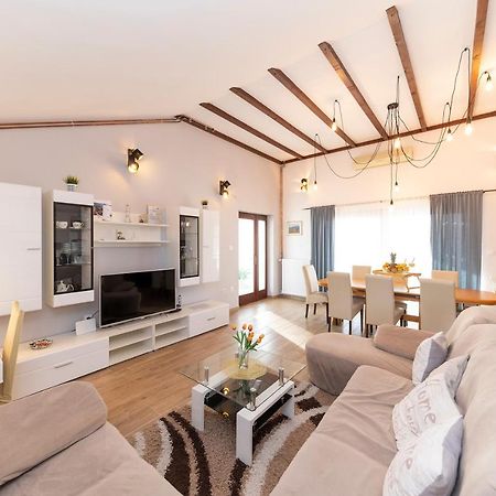 Apartman Lana Biograd Na Moru Exterior foto