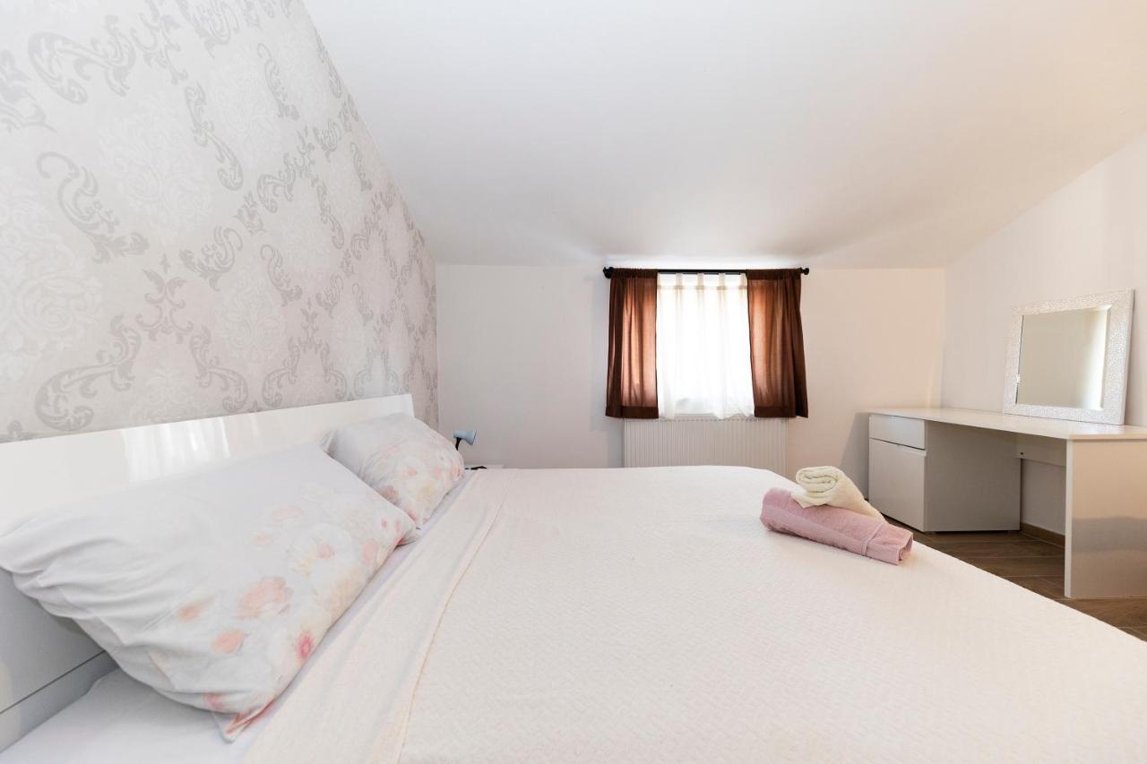 Apartman Lana Biograd Na Moru Exterior foto