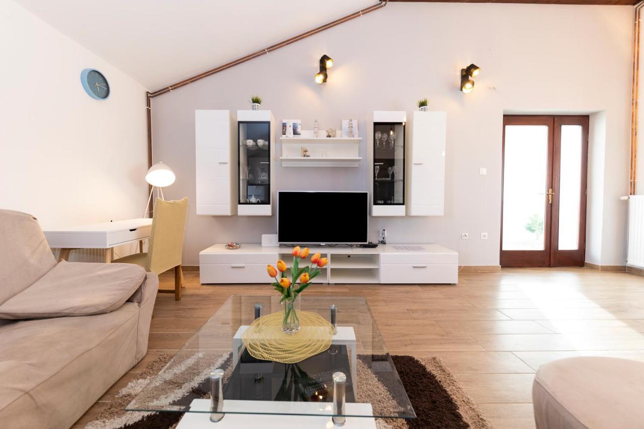 Apartman Lana Biograd Na Moru Exterior foto