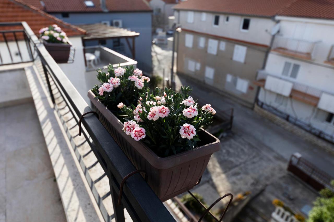 Apartman Lana Biograd Na Moru Exterior foto