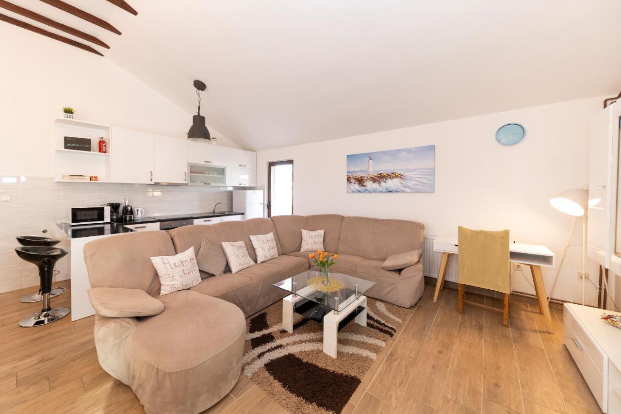 Apartman Lana Biograd Na Moru Exterior foto