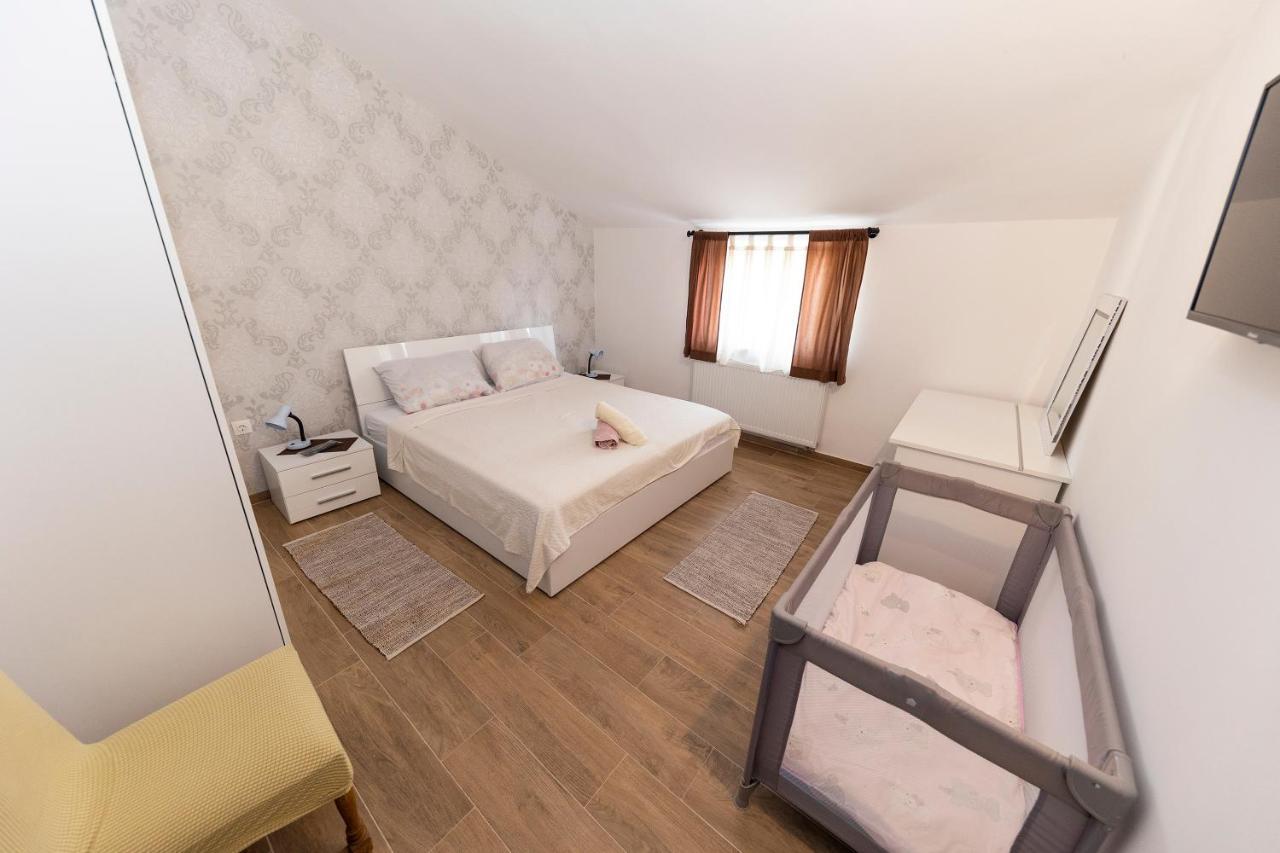 Apartman Lana Biograd Na Moru Exterior foto
