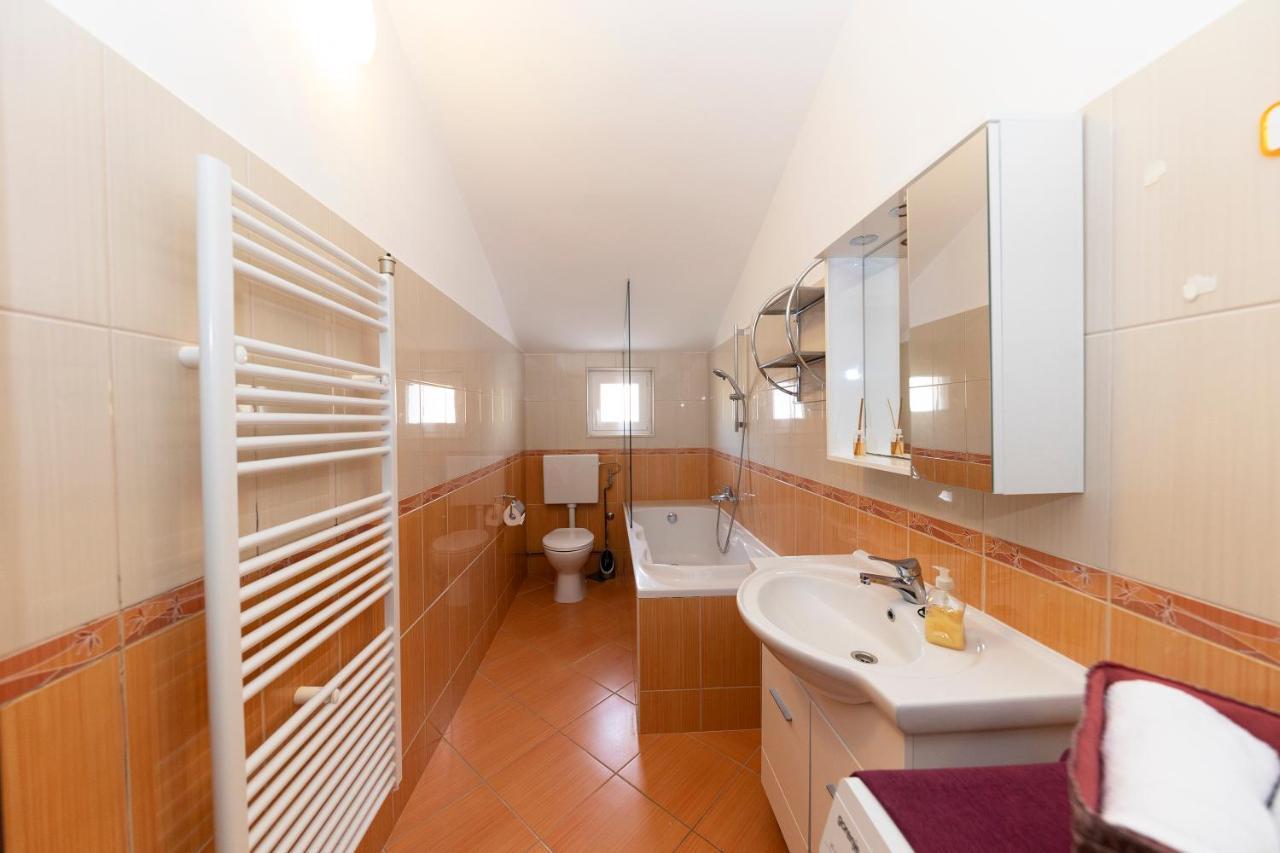 Apartman Lana Biograd Na Moru Exterior foto