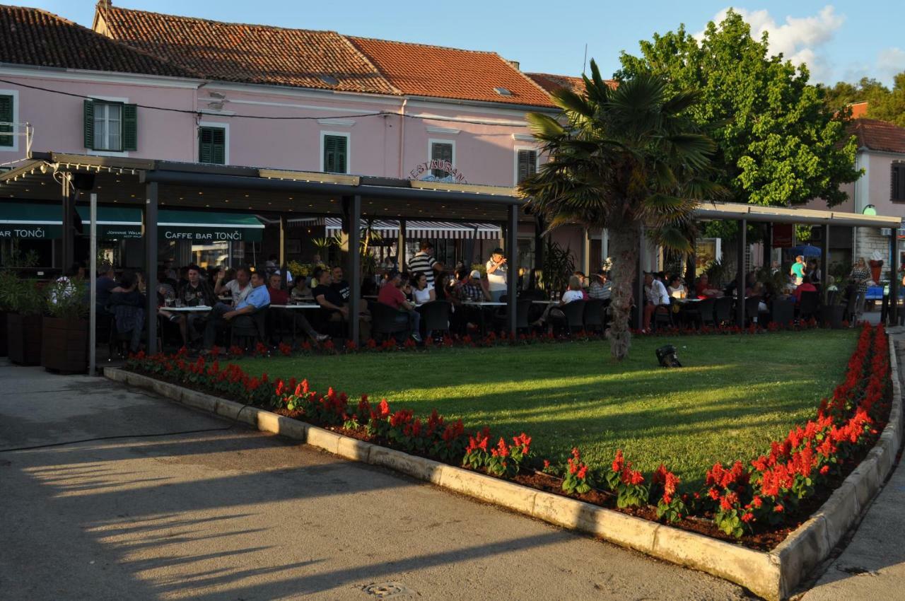 Apartman Lana Biograd Na Moru Exterior foto